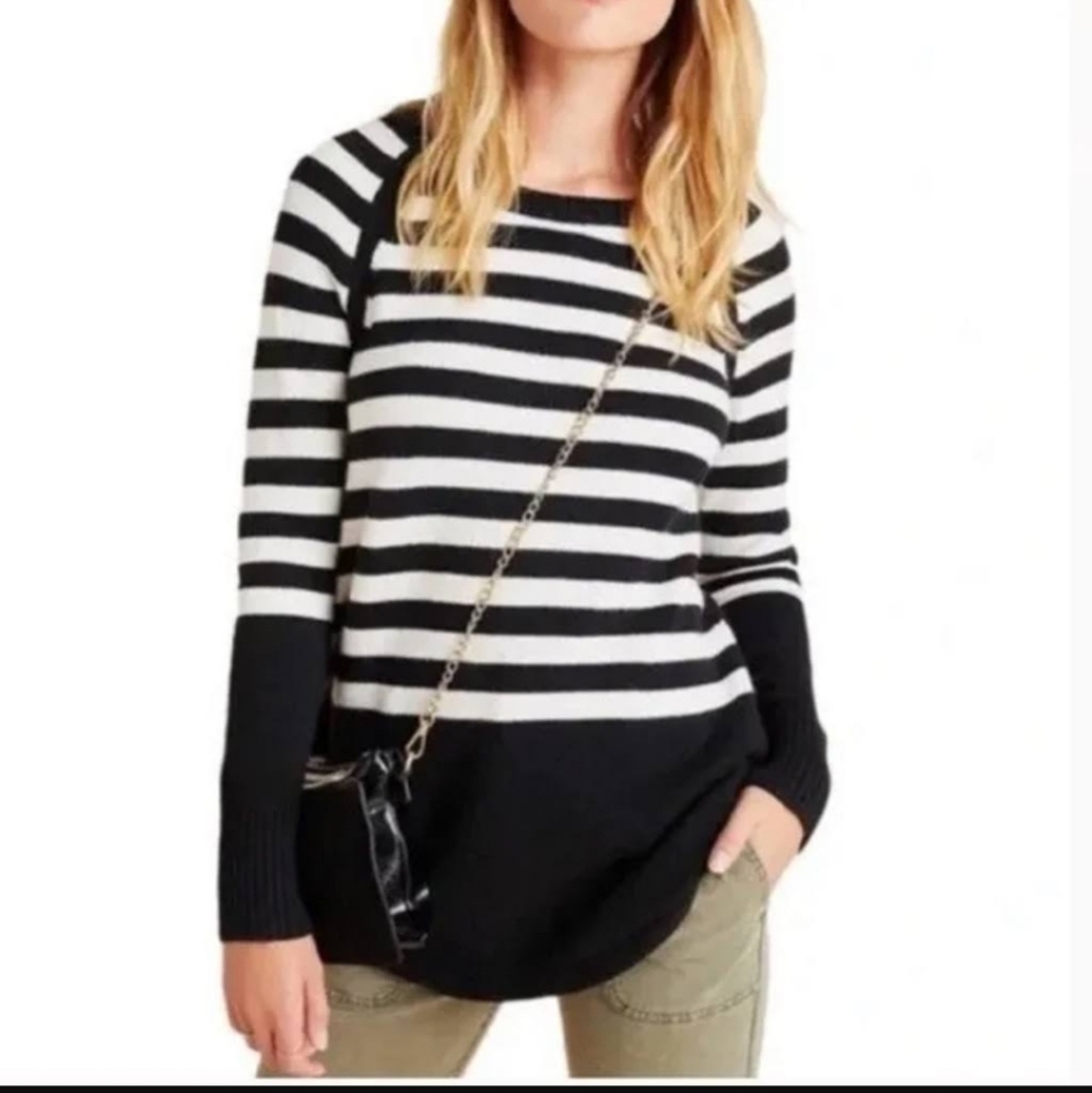 Anthropologie Striped Raglan Sleeves Sweater‎